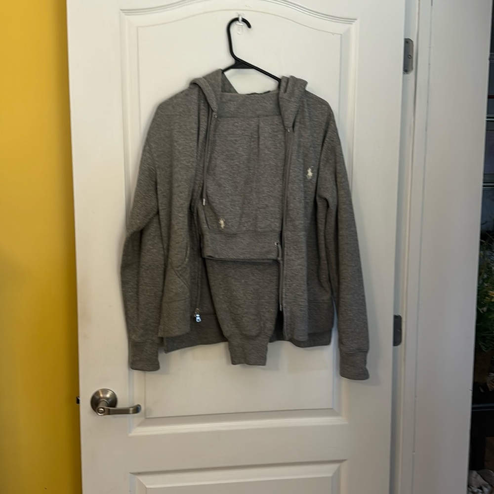 Women’s sweatsuit.
